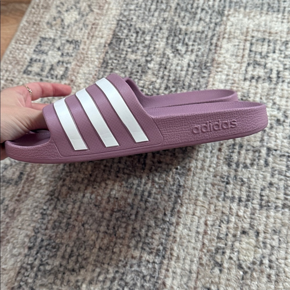 Women’s adidas slides - Picture 2 of 3